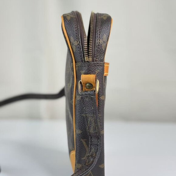 Louis Vuitton Danube Crossbody Bag Monogram Canvas - Picture 4 of 9